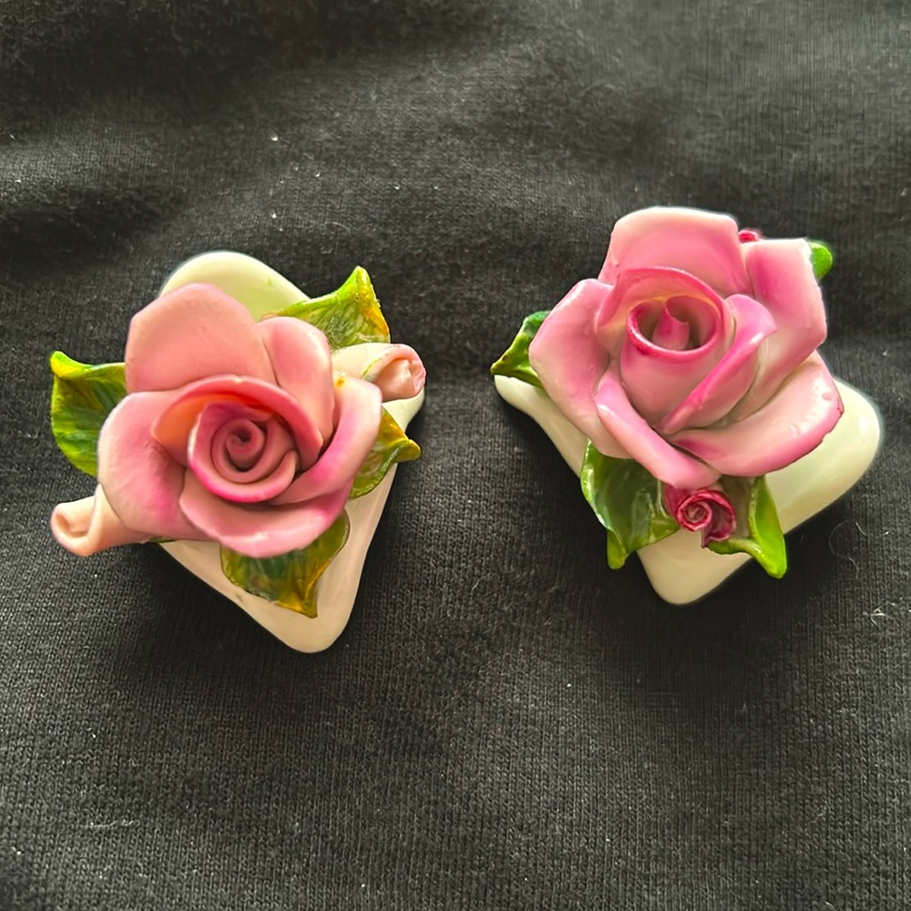 Vintage ceramic flowers - card placeholders
